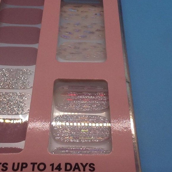 Dashing Diva Gloss Ultra Shine Gel Palette 32 Nail Strips AFTER GLOW - Picture 3 of 3